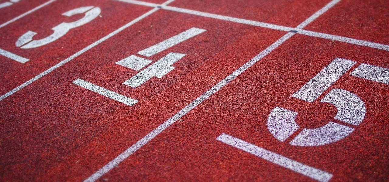 Nummern auf einer Rennbahn